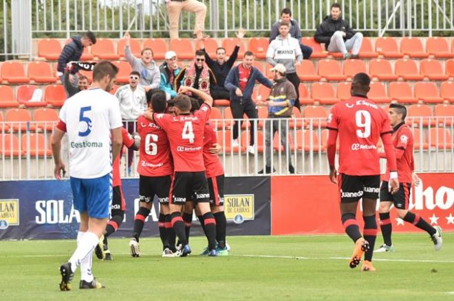 Los jugadores del Mallorca celebran el gol ante el Majadahonda.