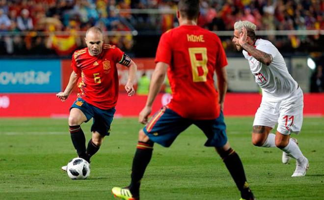 Iniesta, en el duelo ante Suiza.