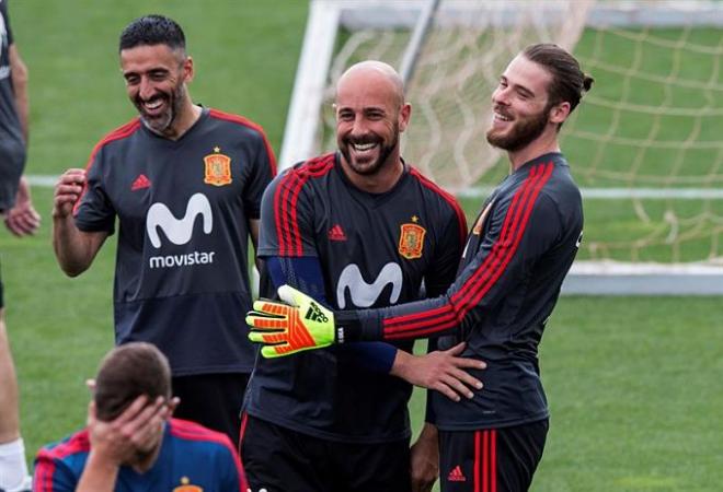 De Gea y Reina, en la sesión de este miércoles (Foto: EFE):