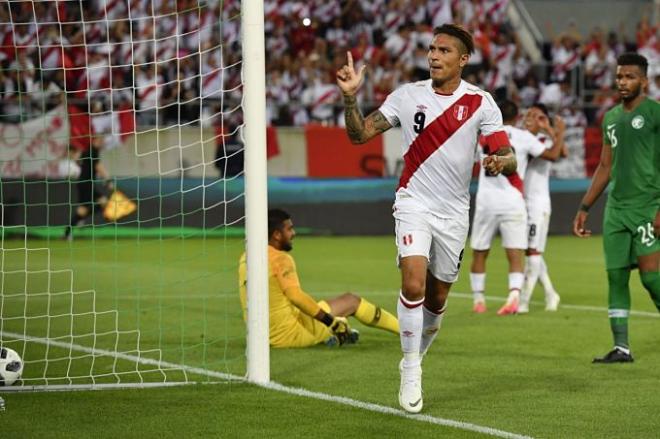 Guerrero celebra uno de sus goles.