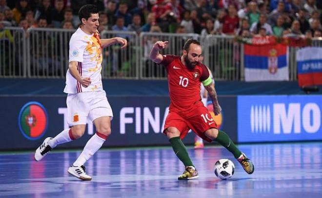 Ricardinho, en el duelo ante España.