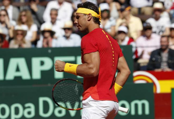 Rafa Nadal celebra la victoria ante Zverev. (Foto: Alberto Iranzo)