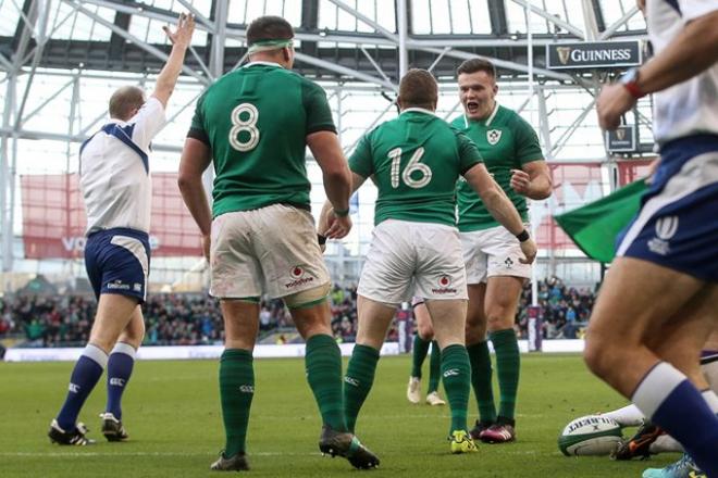 Celebración de la victoria (Foto: @IrishRugby).