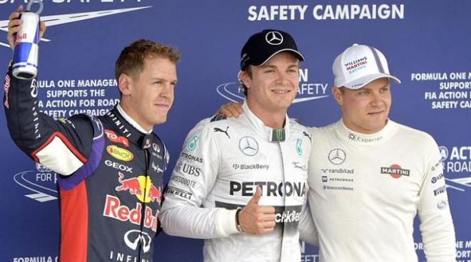 Rosberg, escoltado por Vettel y Bottas.