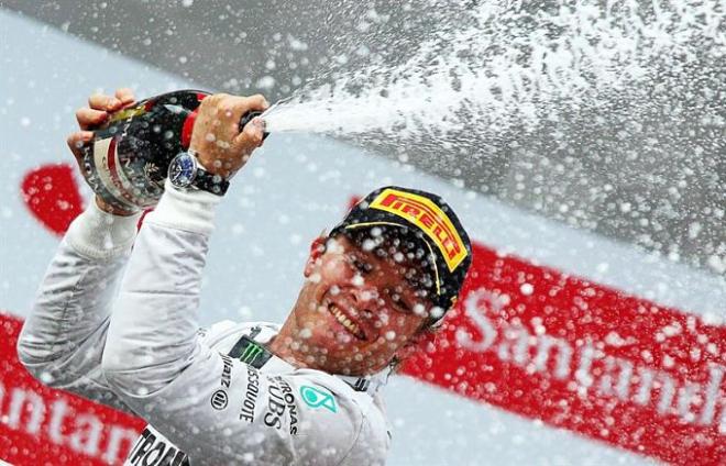 Rosberg celebra el triunfo en el GP de Alemania.