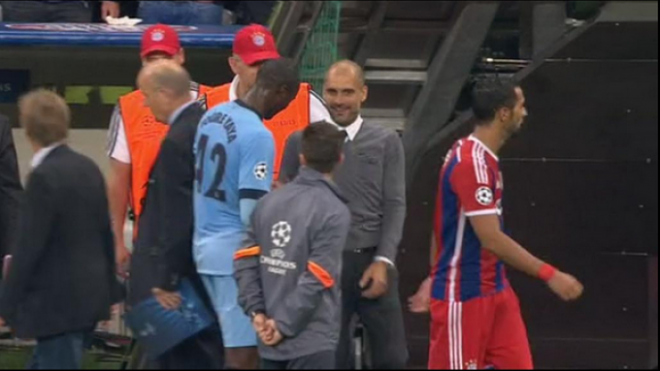 Touré y Guardiola se saludaron tras el partido.