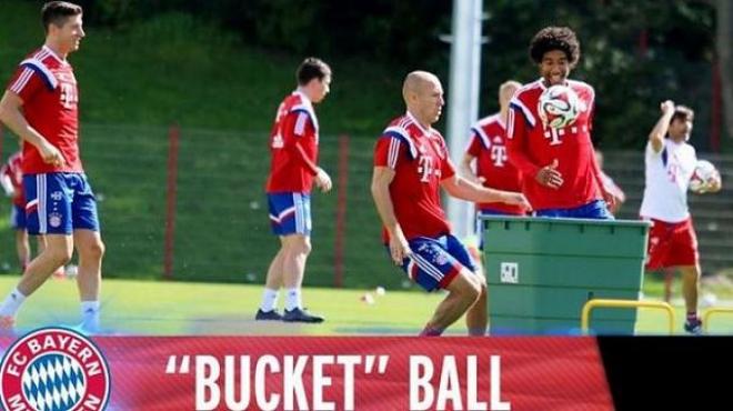 Dante, Robben y Lewandowski en el entreno.