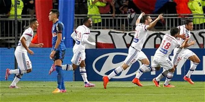 El O. Lyon celebrando uno de los goles ante el Mónaco.