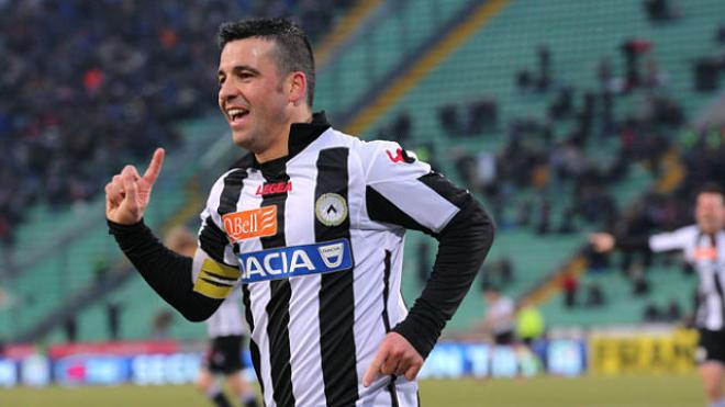 Di Natale celebra un gol con su equipo.