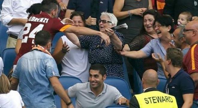 Así celebró Florenzi el gol con su abuela.