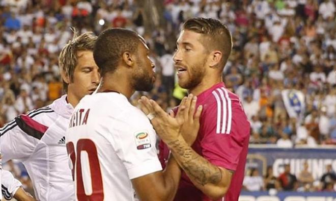 Sergio Ramos le pide explicaciones al maliense.