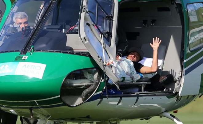 Neymar abandona la concentración de Brasil en helicóptero (Foto: AFP)..