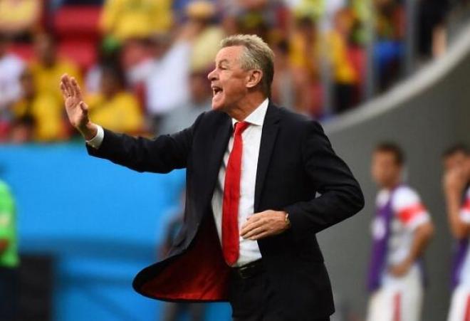 Hitzfeld, de luto ante Argentina.