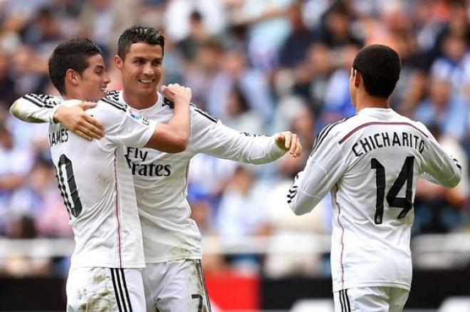 Cristiano, Chicharito y James celebran un gol ante el Deportivo.