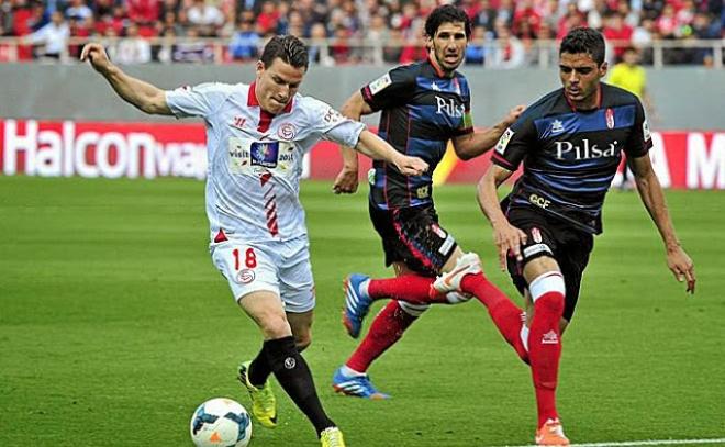 Gameiro se entrena con el grupo.