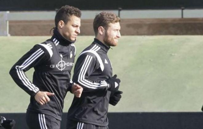 Rodrigo, junto a Mustafi, en un entrenamiento.