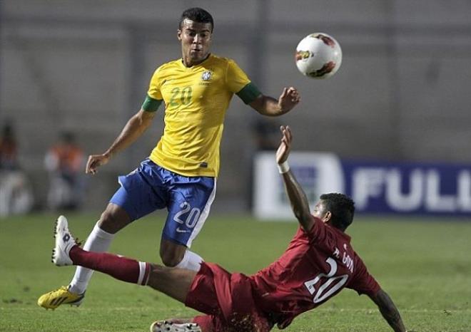 Rafael Alcántara en un partido con la selección.