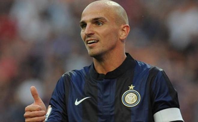 Cambiasso, portando el brazalete en el Inter de Milán.