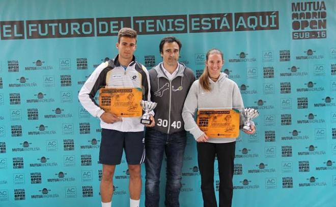 Los ganadores en Murcia, junto a Berasategui.