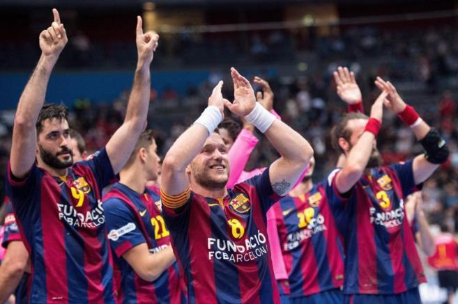 Los jugadores del Barcelona celebran el triunfo.