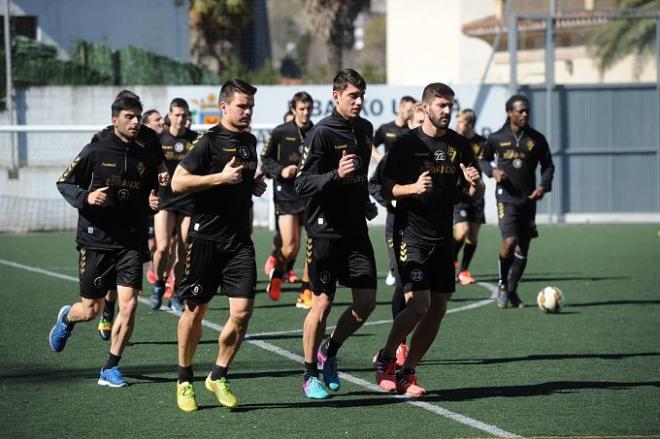 Los jugadores del Eibar durante el entrenamiento.