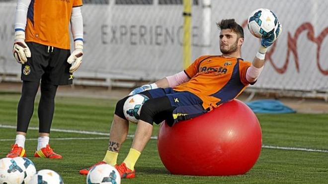 Juan Carlos se entrena con el Villarreal.