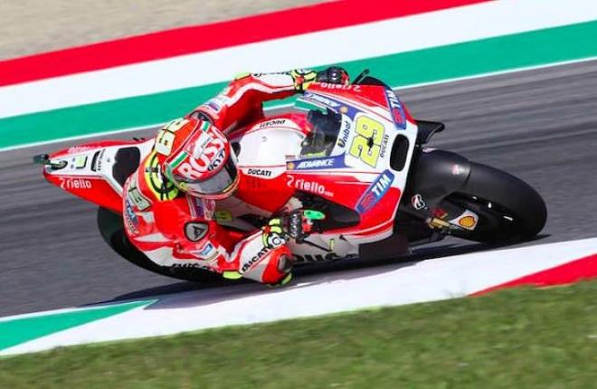 Iannone logró la 'pole' en Mugello.