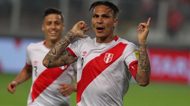 Guerrero, en un partido con Perú.
