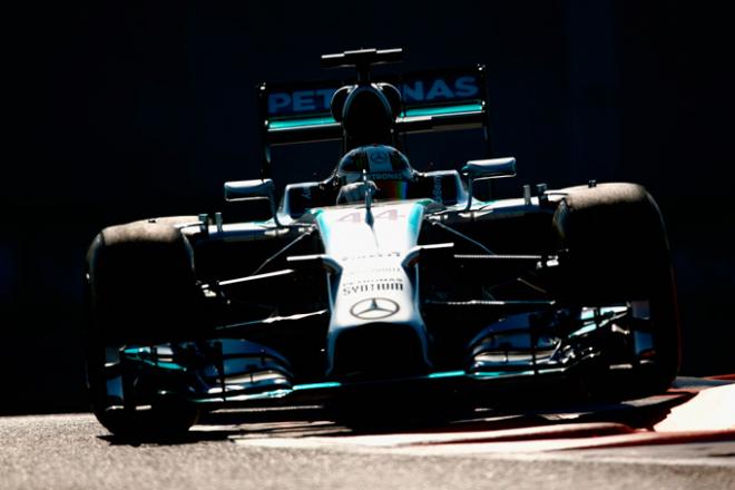Lewis Hamilton, durante los libres de Abu Dhabi.