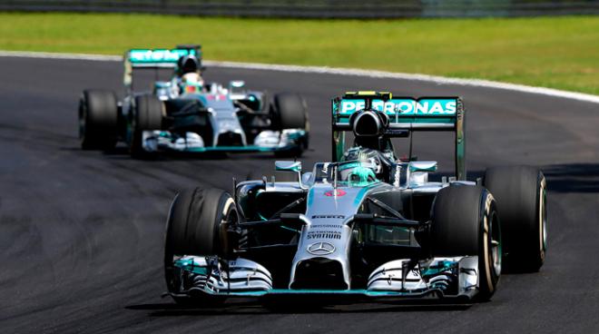 Rosberg, por delante de Hamilton en Brasil