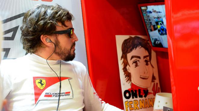 Alonso, en el box de Ferrari