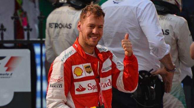 Vettel, celebrando su primer podio en Ferrari