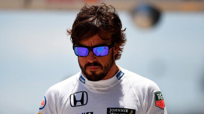 Alonso, llegando al circuito de Sepang