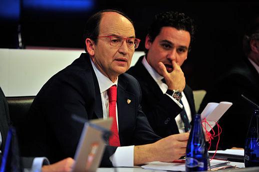 Pepe Castro, junto a Del Nido Carrasco.