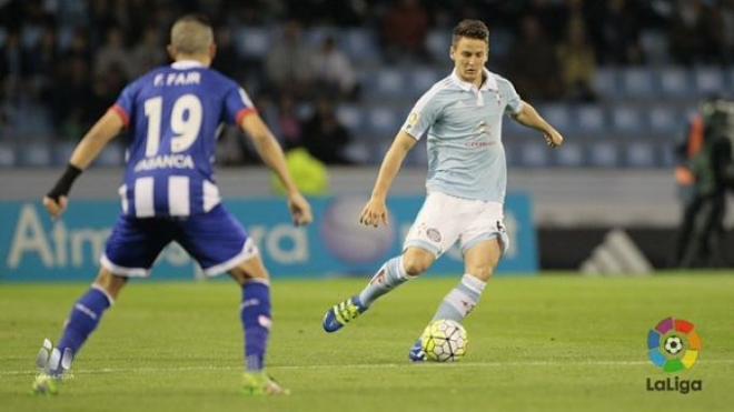 Imagen de un lance en el derbi gallego entre Celta y Deportivo.