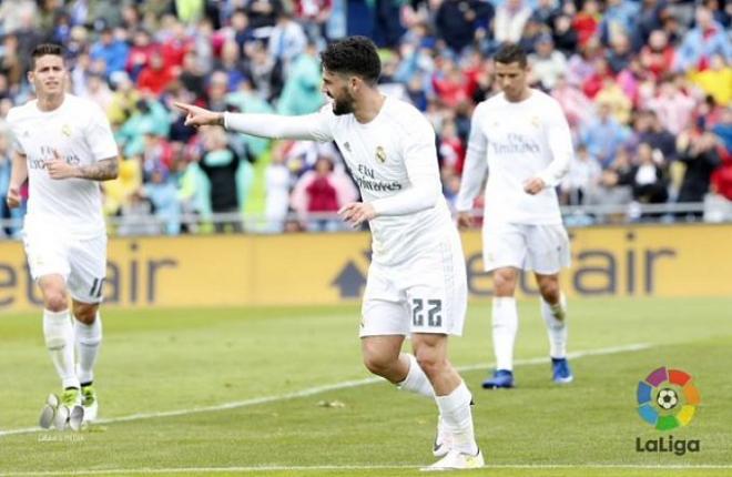 Isco, James y Cristiano celebran el segundo gol del Real Madrid.