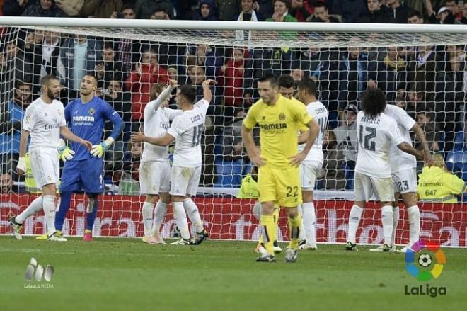 Los jugadores del Real Madrid celebran uno de los goles.
