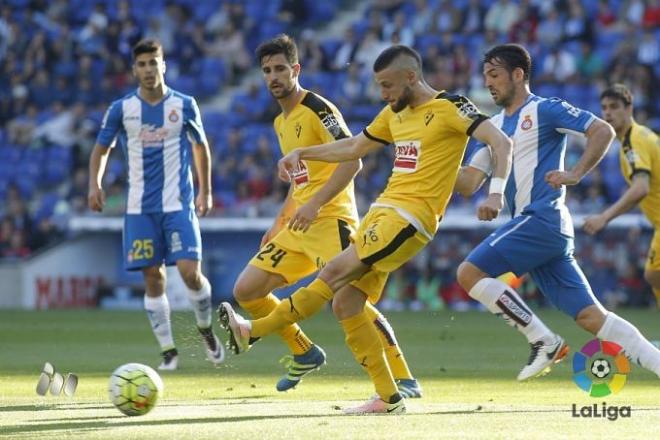 Imagen del partido entre el Espanyol y el Eibar.