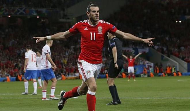 Bale celebra su tercer gol en el torneo, con el que se convierte en el pichichi.