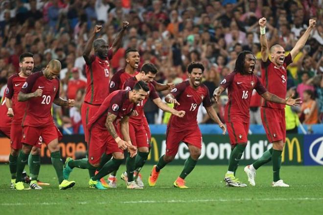 La selección portuguesa celebra su pase a semifinales.