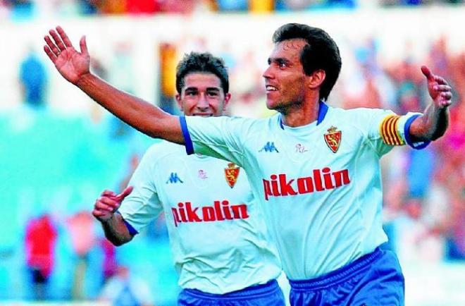 Santi Aragón, celebrando un gol con el Zaragoza.