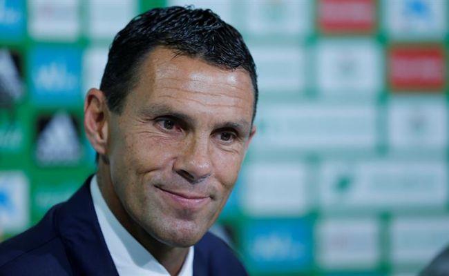 Poyet, entrenador del Betis.