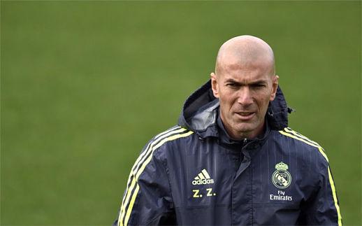 Zidane, entrenador del Real Madrid, durante un entrenamiento.