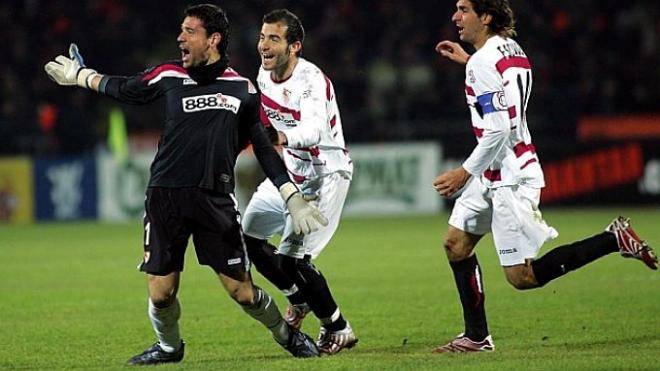 Palop celebra su gol de cabeza ante el Shakhtar.