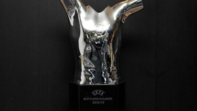 Este es el trofeo que entrega la UEFA.