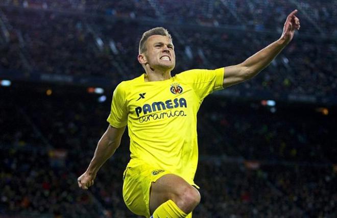 Denis Cheryshev celebra un gol en su anterior etapa con el Villarreal.