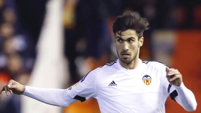 André Gomes durante un partido con el Valencia.