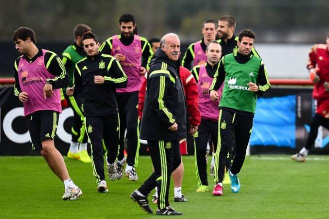 La selección española se ejercita con Del Bosque al mando.