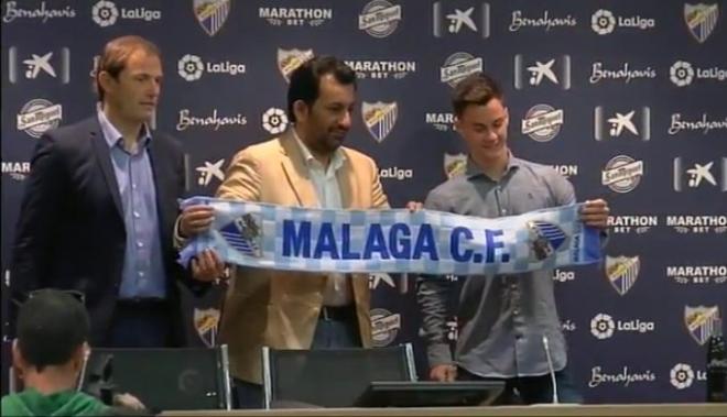 Juanpi, junto a Al-Thani y Arnau tras renovar con el Málaga.