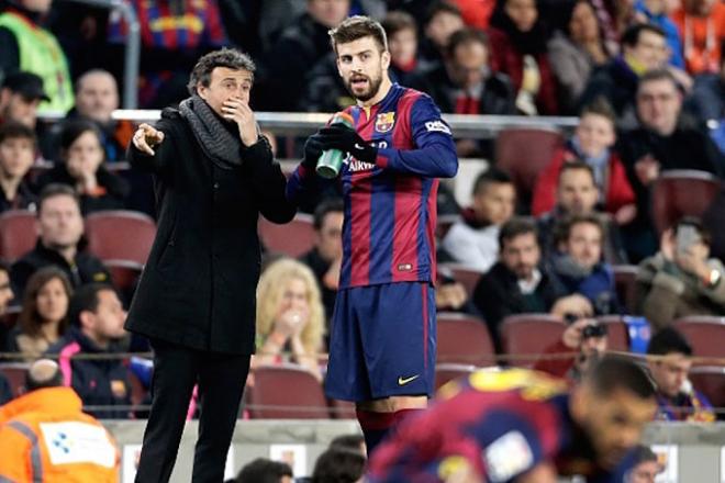 Piqué y Luis Enrique difieren en su posición sobre los árbitros.